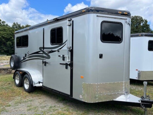 2021 2 horse bumper pull hawk trailer
